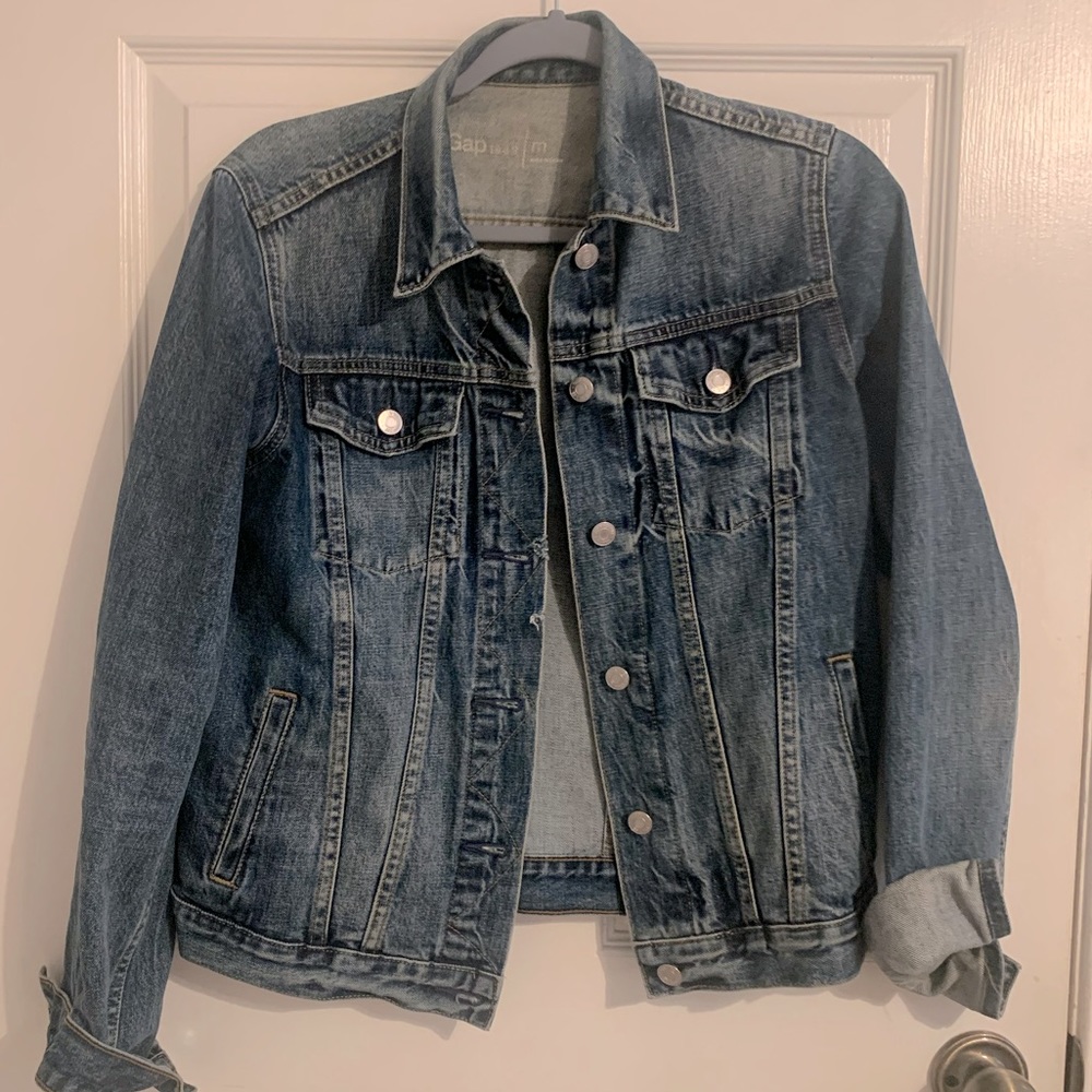 Classic GAP 1969 denim jacket, perfect broken-in style